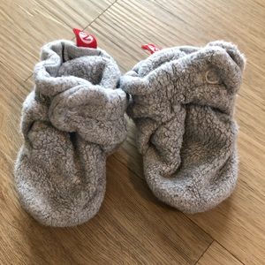 Zutano booties 6m light gray